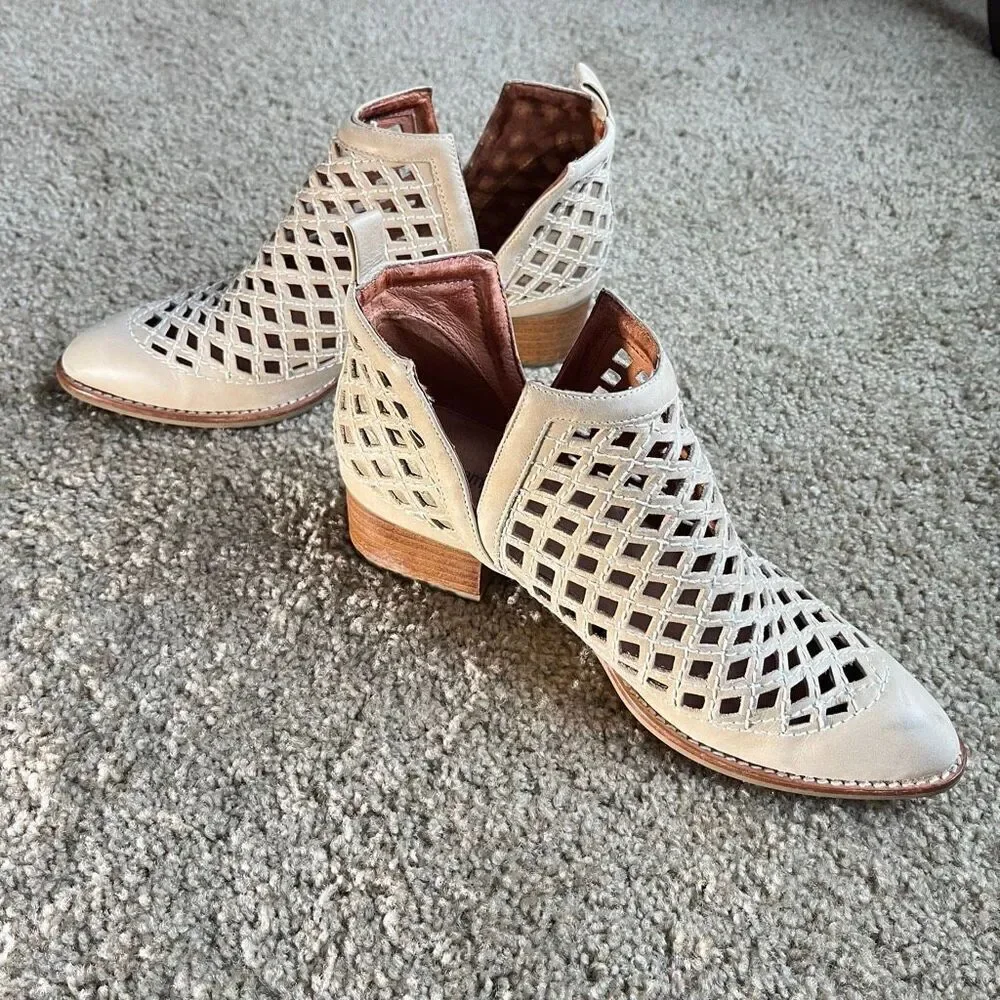 Jeffrey Campbell Taggart Open-Weave Leather Ankle Booties Beige Size 8